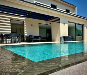 Villa haut standing - piscine - clim - parking privé